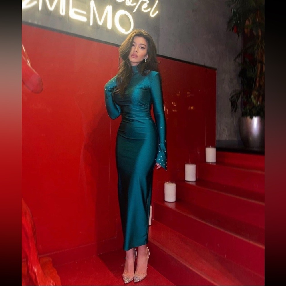NEW WITH TAGS! VIRAL Emerald / Turquoise Crystal Dress! Sexy Midi Long Sleeve.